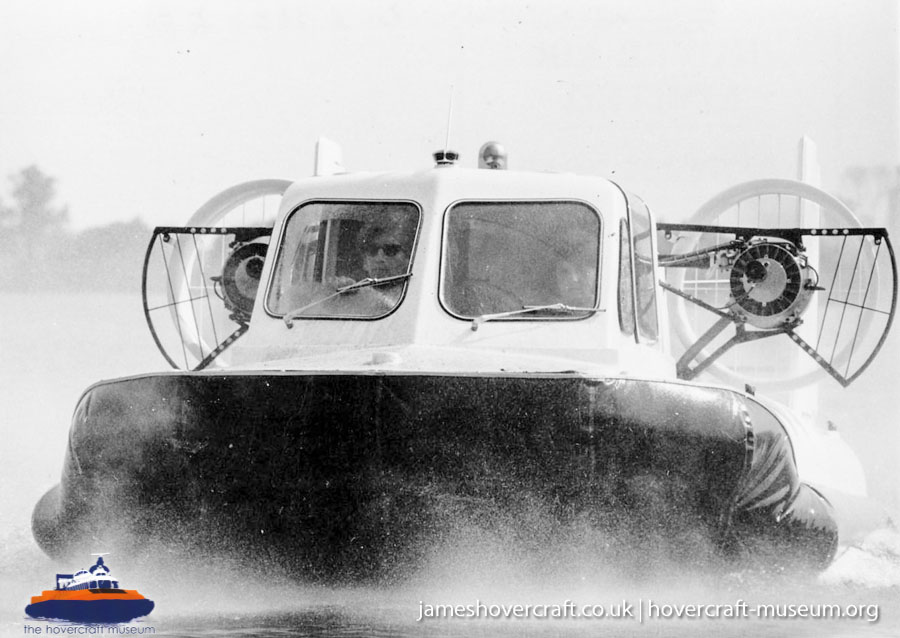 Hoverhawk HA5 in operation -   (The <a href='http://www.hovercraft-museum.org/' target='_blank'>Hovercraft Museum Trust</a>).